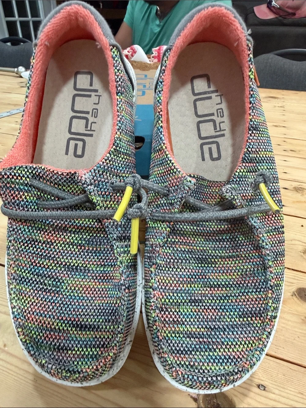Hey Dude Kids Girls Sz Y1-L2 Multicolor Knit Sneakers with Coral Trim New